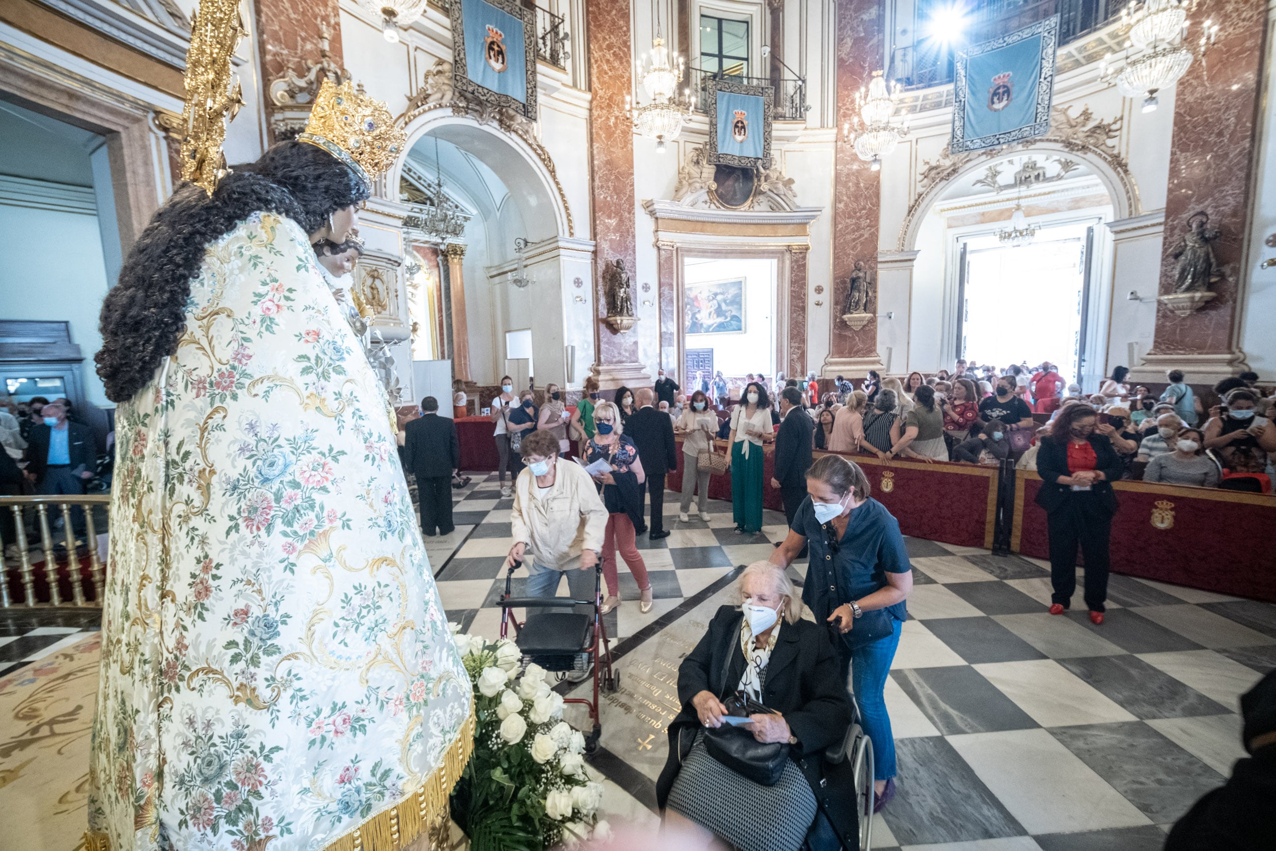 Besamanos de la Virgen de los Desamparados de València