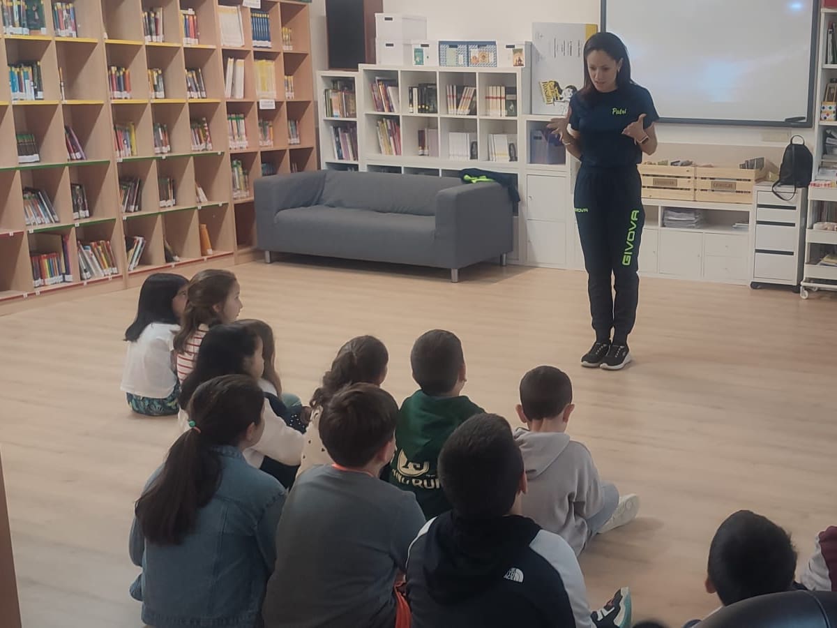 Mos acerca el baile deportivo al alumnado de primaria por el Día Internacional de la Danza