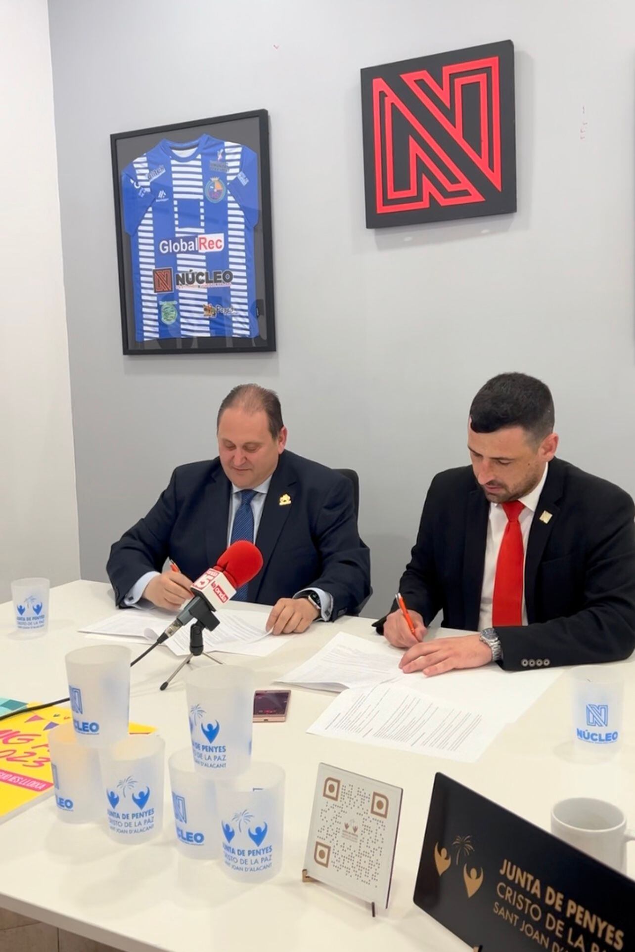 Acuerdo de colaboración entre Inmobiliaria Núcleo Sant Joan y la Junta de Penyes Cristo de la Paz de Sant Joan d’Alacant