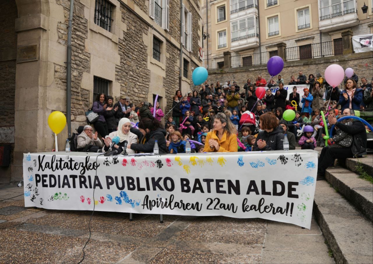 &#039;Umeen Osasun Publikoa Aurrera&#039;, en la rueda de prensa de Gasteiz.