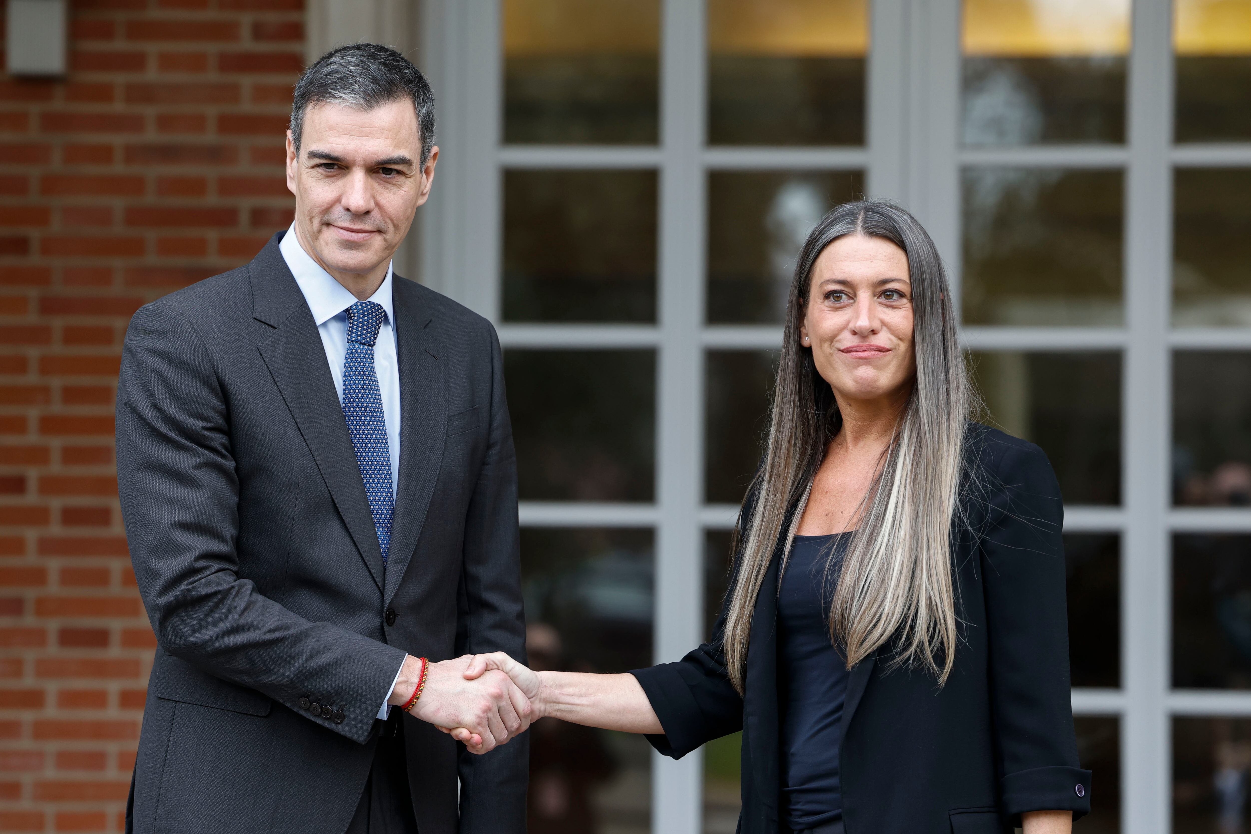 El presidente del Gobierno, Pedro Sánchez, recibe a la portavoz de Junts per Catalunya, Míriam Nogueras, en Moncloa.