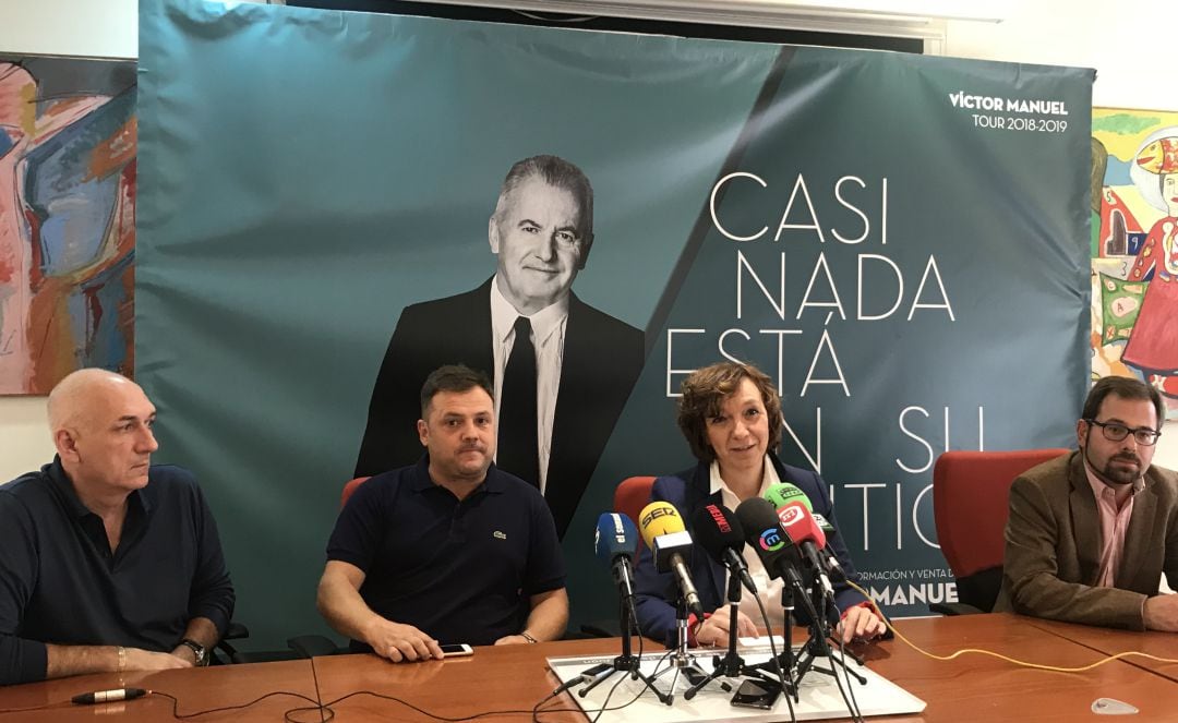 Carlos Martínez y Javier Ochoa Beberapid, y Rosa Melchor y Gonzalo Redondo, alcaldesa y concejal de festejos