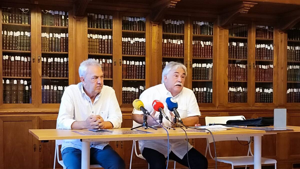 El coordinador de las Ferias del Libro de Euskadi, Asier Muniategui presenta la nueva edición de la Feria del Libro Antiguo y de Ocasión de San Sebastián (2024)