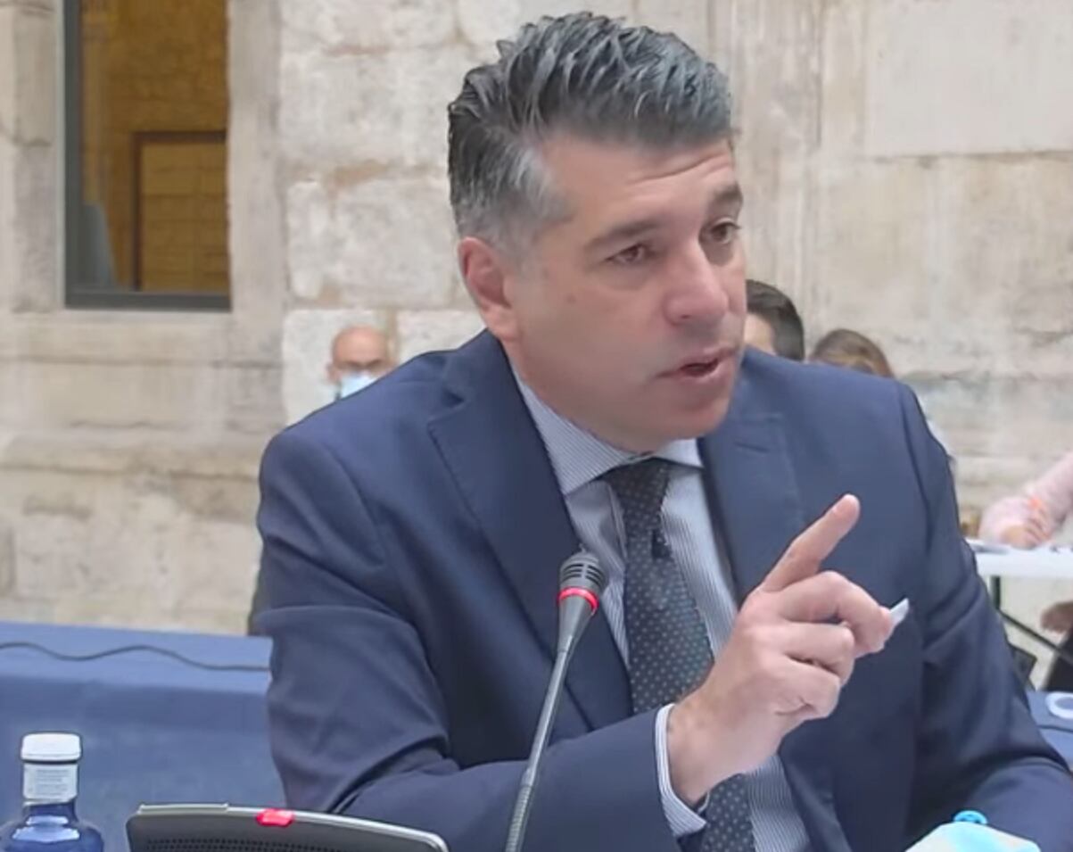 El vicealcalde Vicente Marañón en un pleno del Ayuntamiento de Burgos