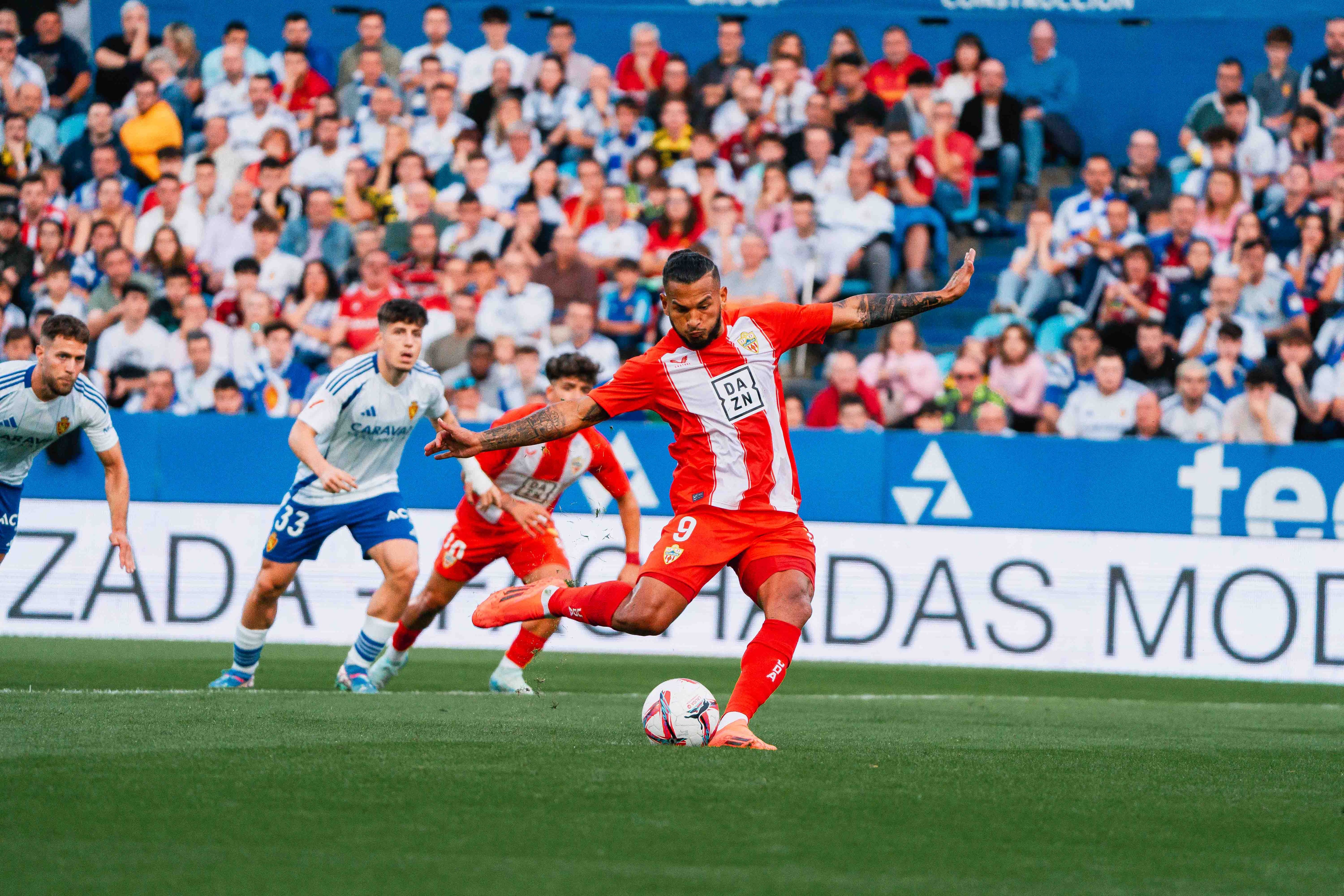 Luis Suárez, un delantero top para Segunda División.