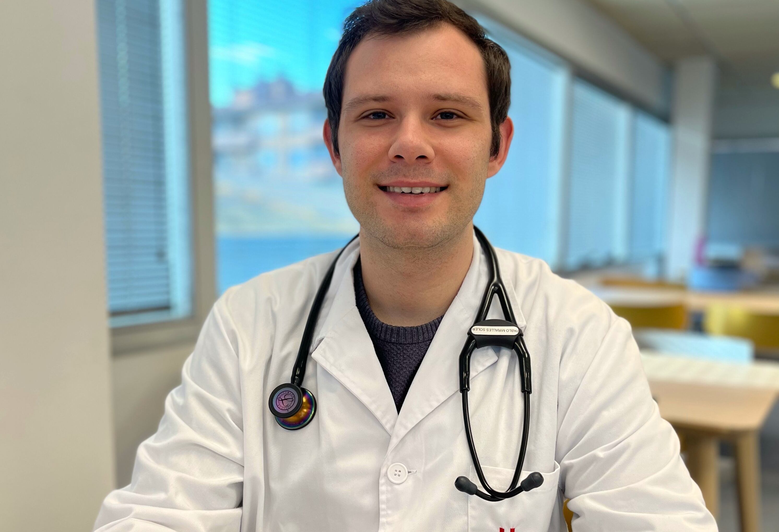 Pablo Miralles Soler obtiene la beca de medicina Ana y Camilo Gisbert Pascual que otorga el Ayuntamiento de Alcoy.