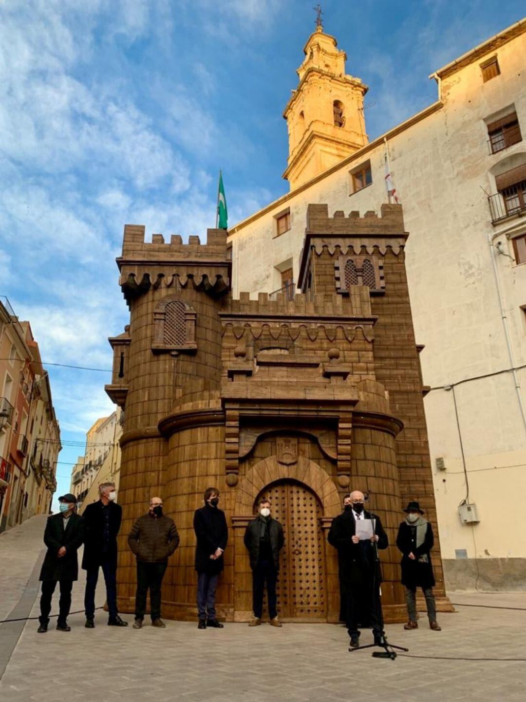 Reciente inauguración de su nuevo castillo de embajadas