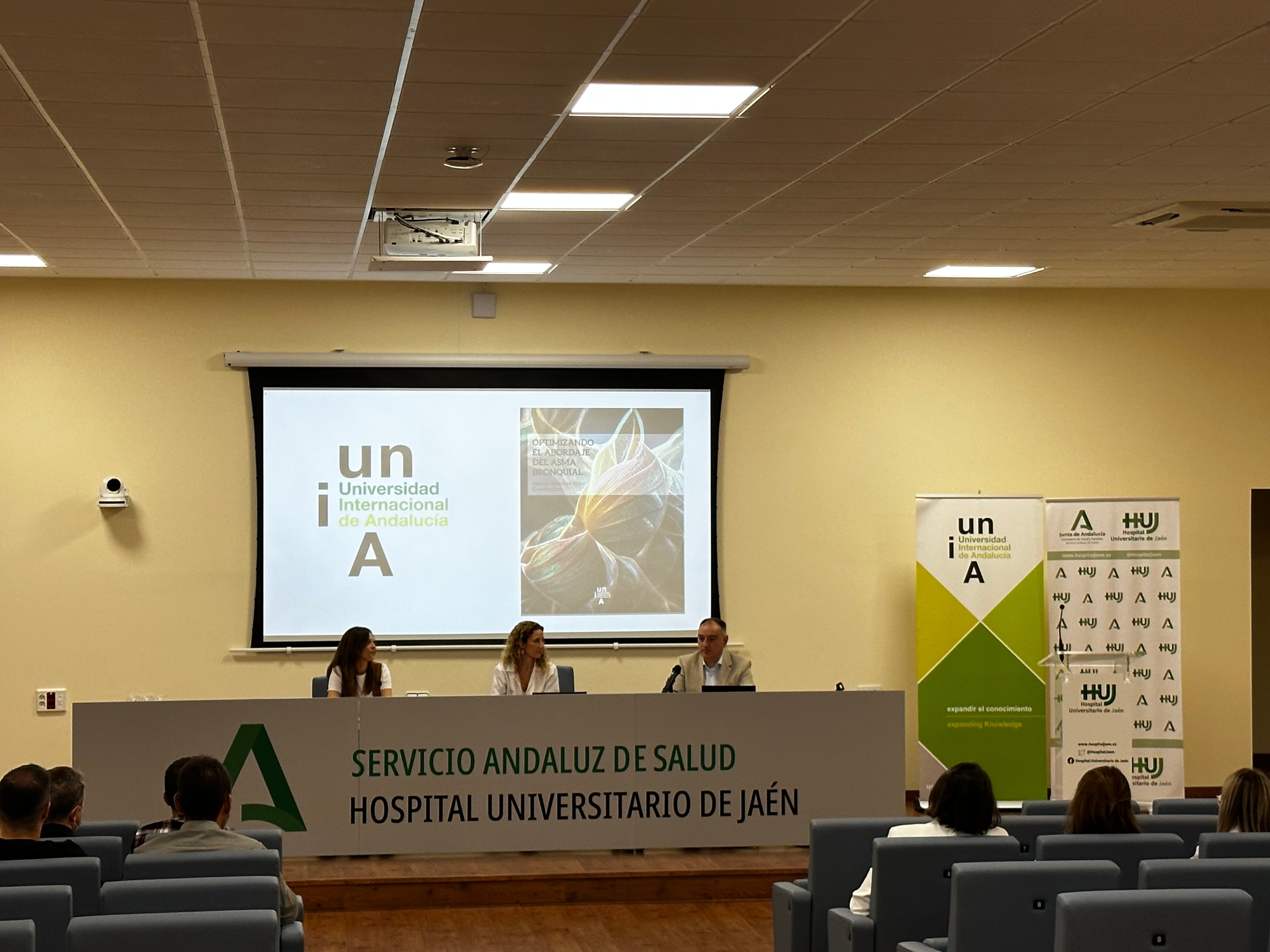 Presentación del libro en el Hospital Puerta de Andalucía de Jaén.