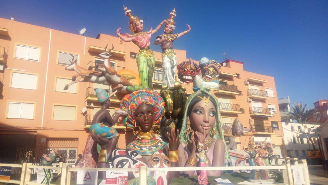 Falla Baix la Mar, primer premio de la Sección Especial 2018 y premio a la Promoción del Valenciano.