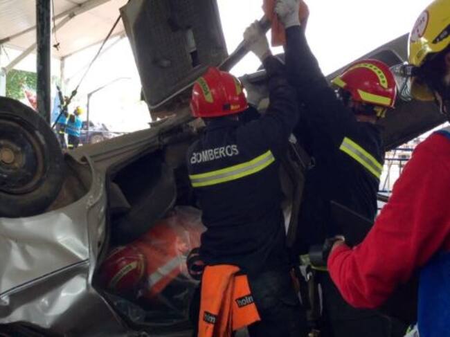 Entrenamientos para excarcelación de las víctimas de un accidente de tráfico
