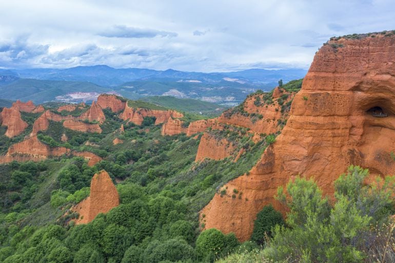 Estampa de Las Médulas desde Orellán