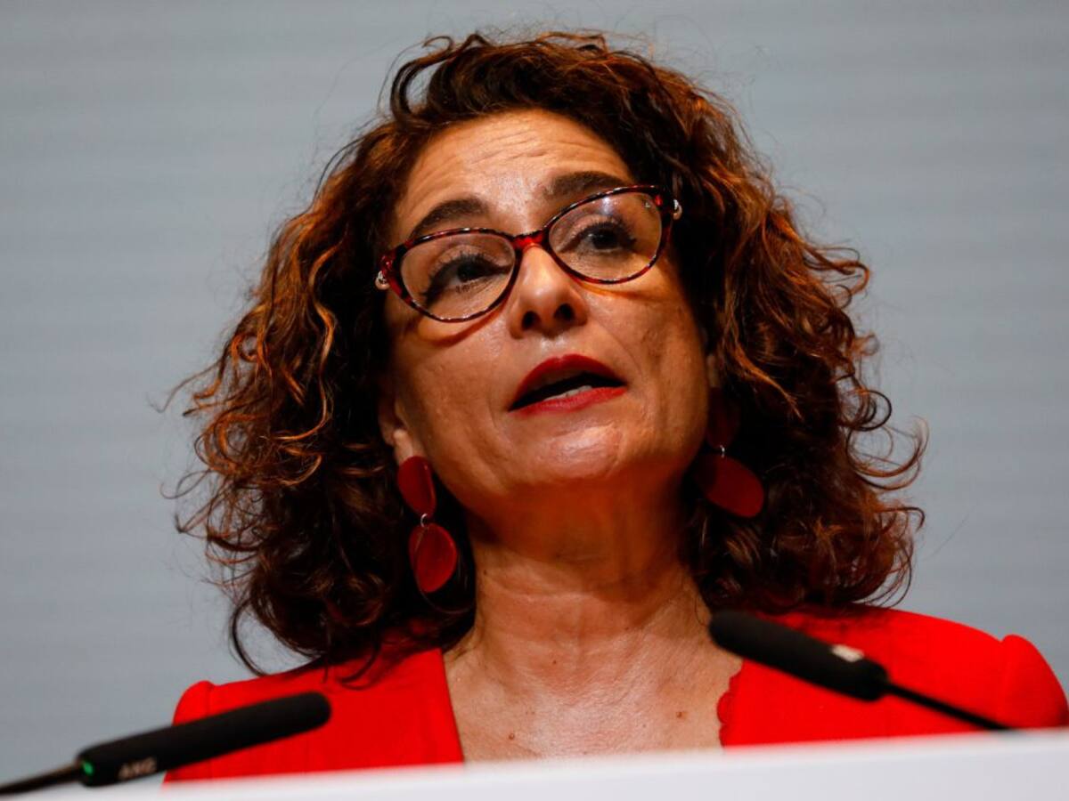 La dura carta de la ministra Montero en la que cuestiona el rigor económico de Ayuso