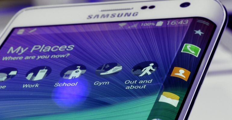 Detalle del teléfono de 5,66 pulgadas Galaxy Note Edge, fabricado por Samsung