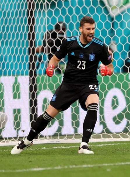 SAINT PETERSBURG, RUSSIA - JULY 02: Unai Simon of Spain celebrates after saving a penalty in the penalty shoot out during the UEFA Euro 2020 Championship Quarter-final match between Switzerland and Spain at Saint Petersburg Stadium on July 02, 2021 in Sai