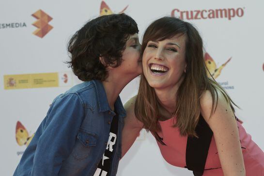 MALAGA, SPAIN - APRIL 23: Spanish actors Jaime Lopez and Natalia de Molina attend the &quot;Techo y Comida&quot; photocall at the Cervantes Theater during the 18th Malaga Film Festival on April 23, 2015 in Malaga, Spain. (Photo by Carlos Alvarez/Getty Images)