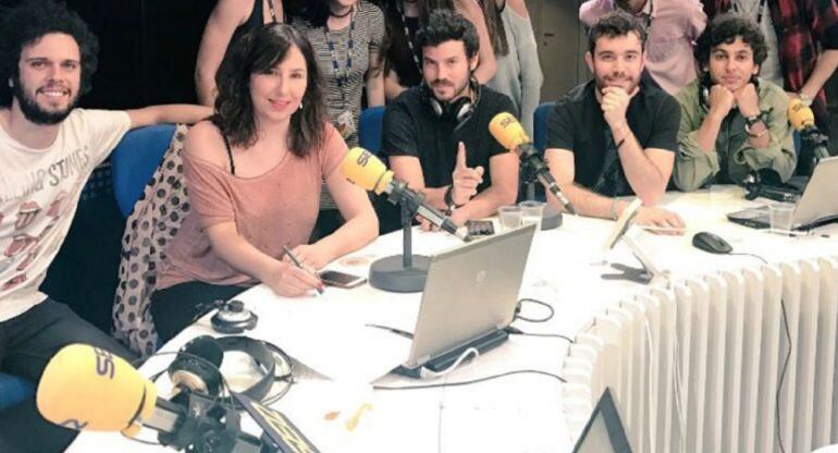 Taburete en los estudios de la Cadena SER