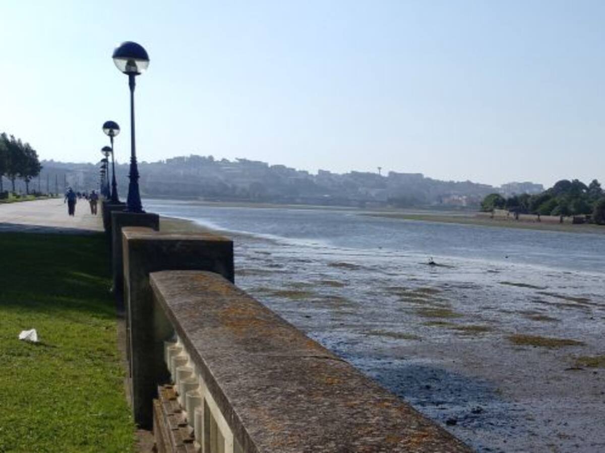 El patrón mayor de A Coruña reclama la urgencia del dragado tras quedar un hombre atrapado en los lodos