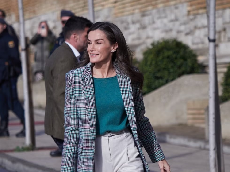 Reina Letizia con el bolso de Wooldreamers