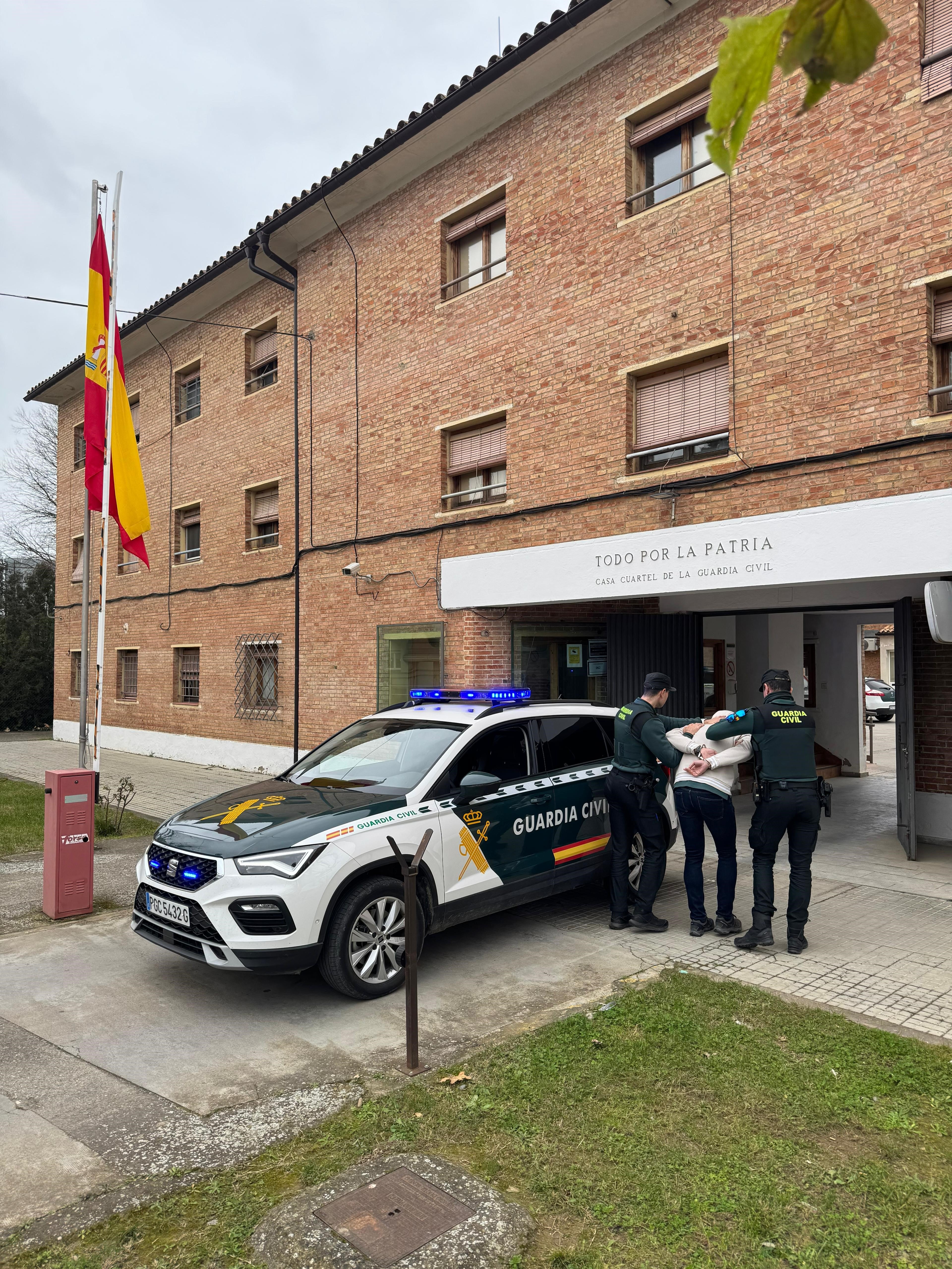 La Guardia Civil detiene a una persona por un supuesto delito de robo con intimidación. Foto: Guardia Civil