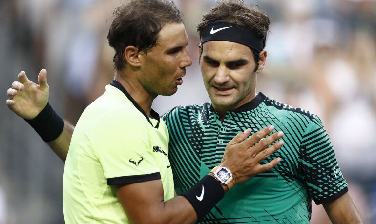 Nadal felicita a Federer al término del partido en Indian Wells