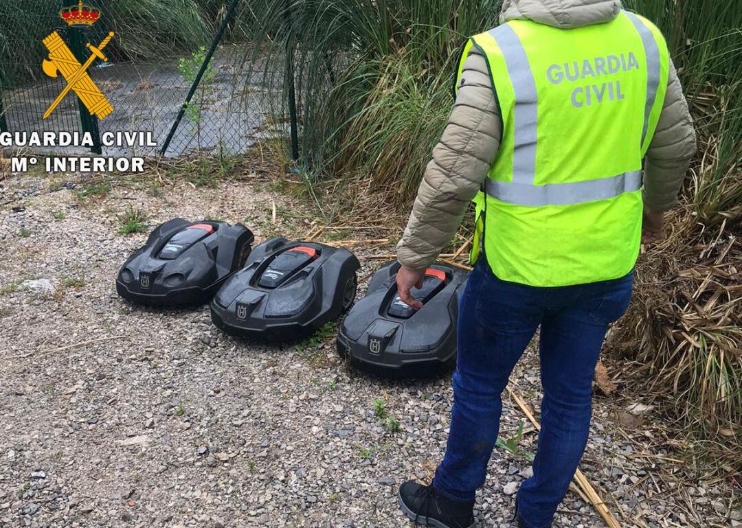 Nota De Prensa Detención Un Hombre Por El Robo De Segadoras Última Generación 
 GUARDIA CIVIL
 