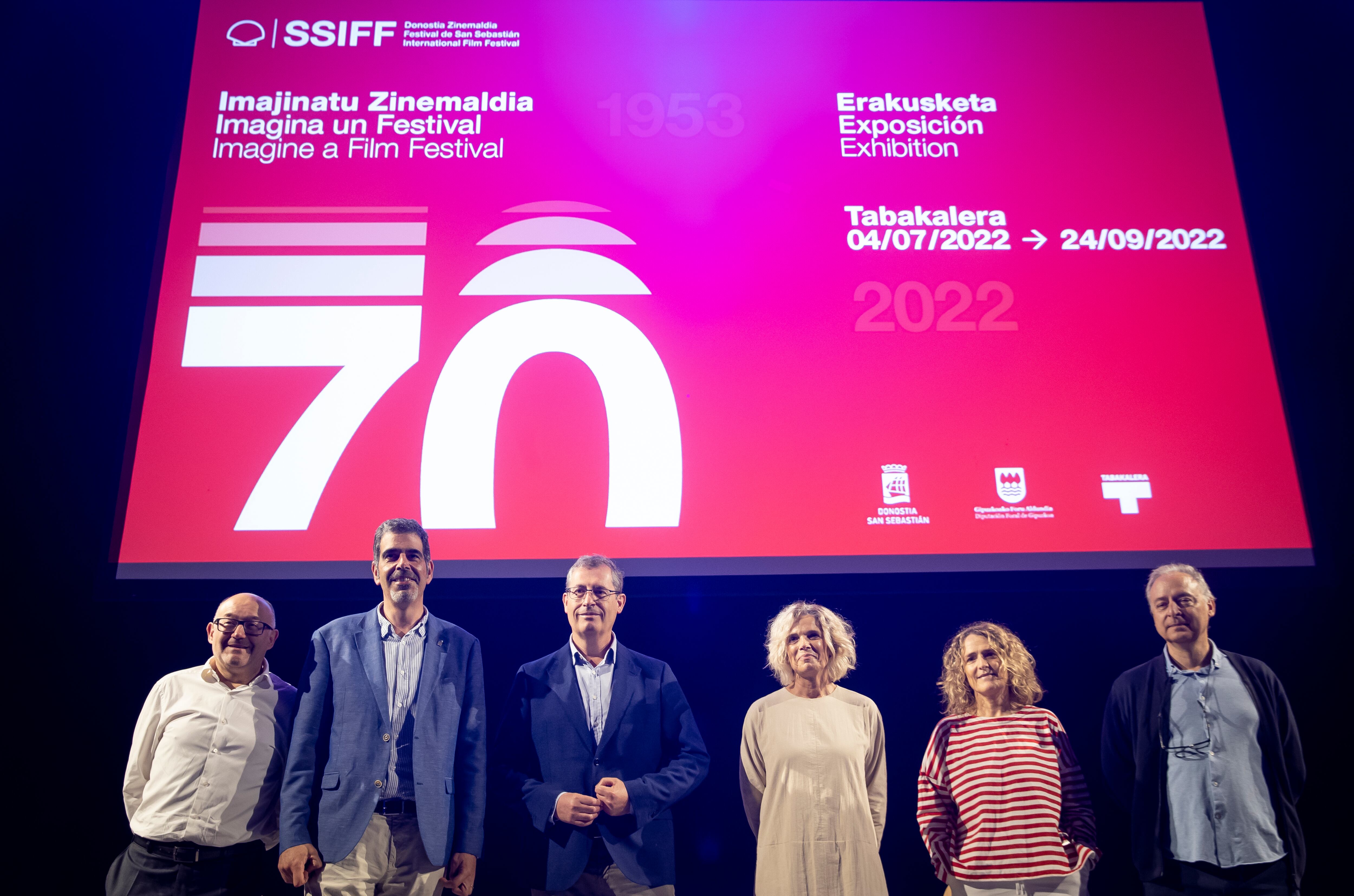 El director del Festival de Cine de San Sebastián, José Luis Rebordinos; el alcalde donostiarra, Eneko Goia; el diputado general de Gipuzkoa, Markel Olano; la directora de Tabakalera, Edurne Ormazabal, y los responsables de la exposición, han informado este jueves sobre la muestra que van a organizar con motivo de su 70 aniversario