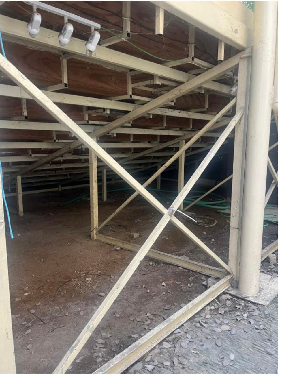 Foto posterior de Bomberos tras el cumplimiento de medidas prioritarias contra incendios en Caballerizas reales.