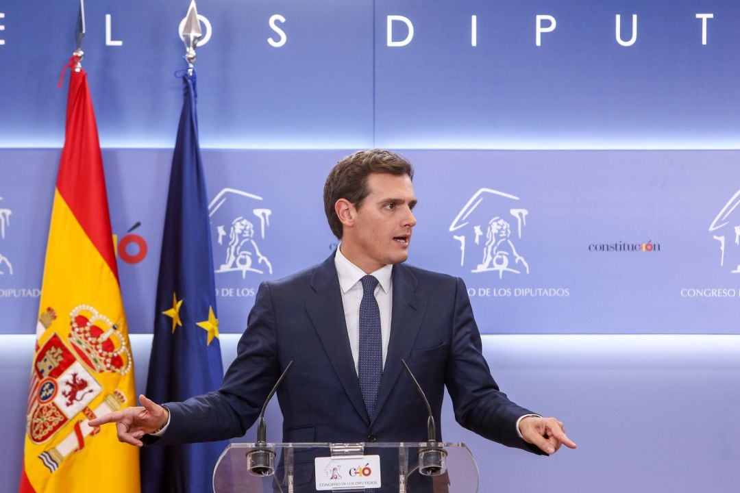 El presidente de Ciudadanos, Albert Rivera, ofrece una rueda de prensa en el Congreso tras su consulta con el Rey.