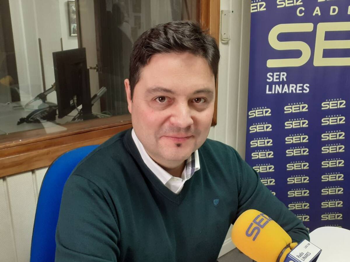 "Más calles y motivos extraordinarios en el alumbrado navideño de Linares"