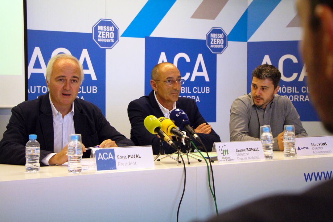 El president de l'ACA, Enric Pujal; el cap d'àrea de Mobilitat, Jaume Bonell, i el director d'Actua Innovació, Marc Pons, en la presentació de l'IMACA