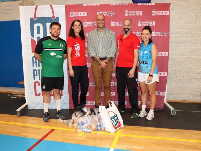 Al ‘desayuno de campeones’ invita Aarón Piedra Cash.