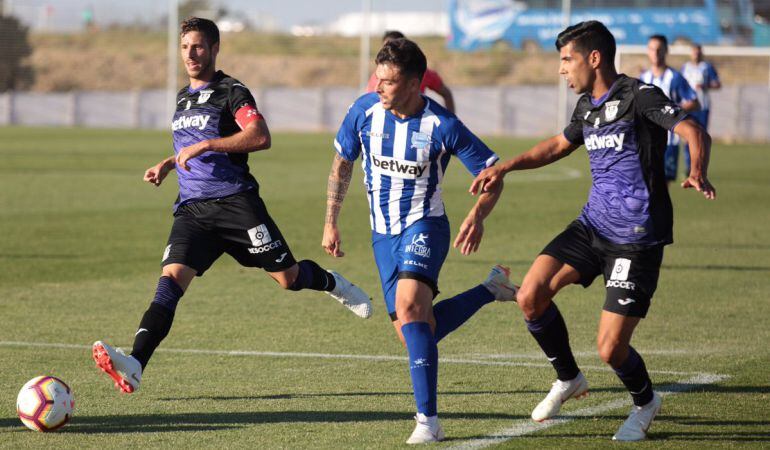 Los hombres de Mauricio Pellegrino estrenaron la segunda equipación contra la violencia de género.