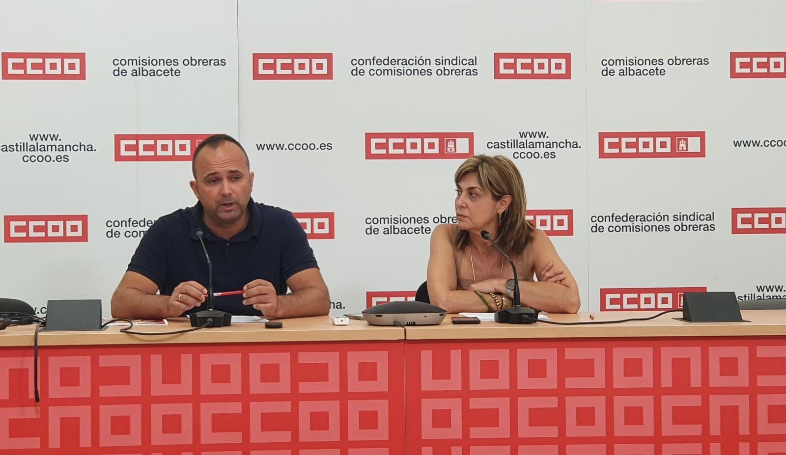 Carmen Juste, secretaria provincial de CCOO en Albacete, y Francisco Honrubia, secretario provincial de Seguridad y Salud Laboral