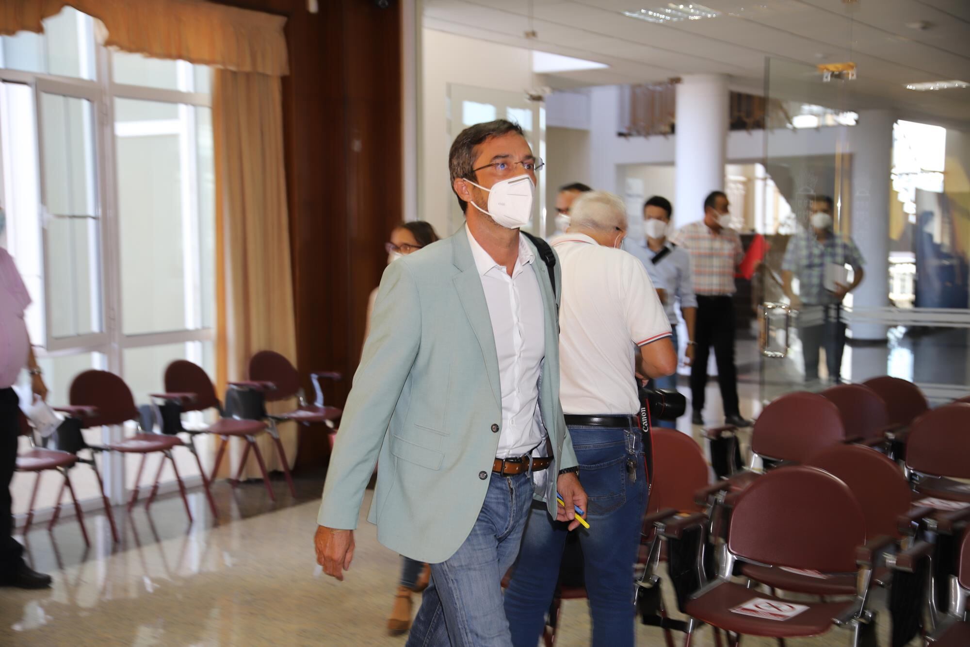 Pedro San Ginés en el salón de plenos del Cabildo de Lanzarote.