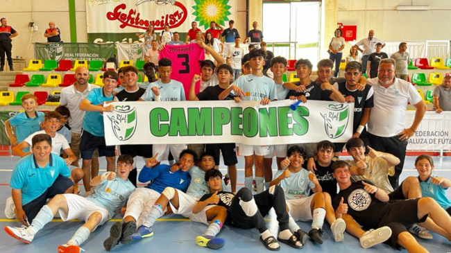 Los jugadores celestes celebrando el ascenso.