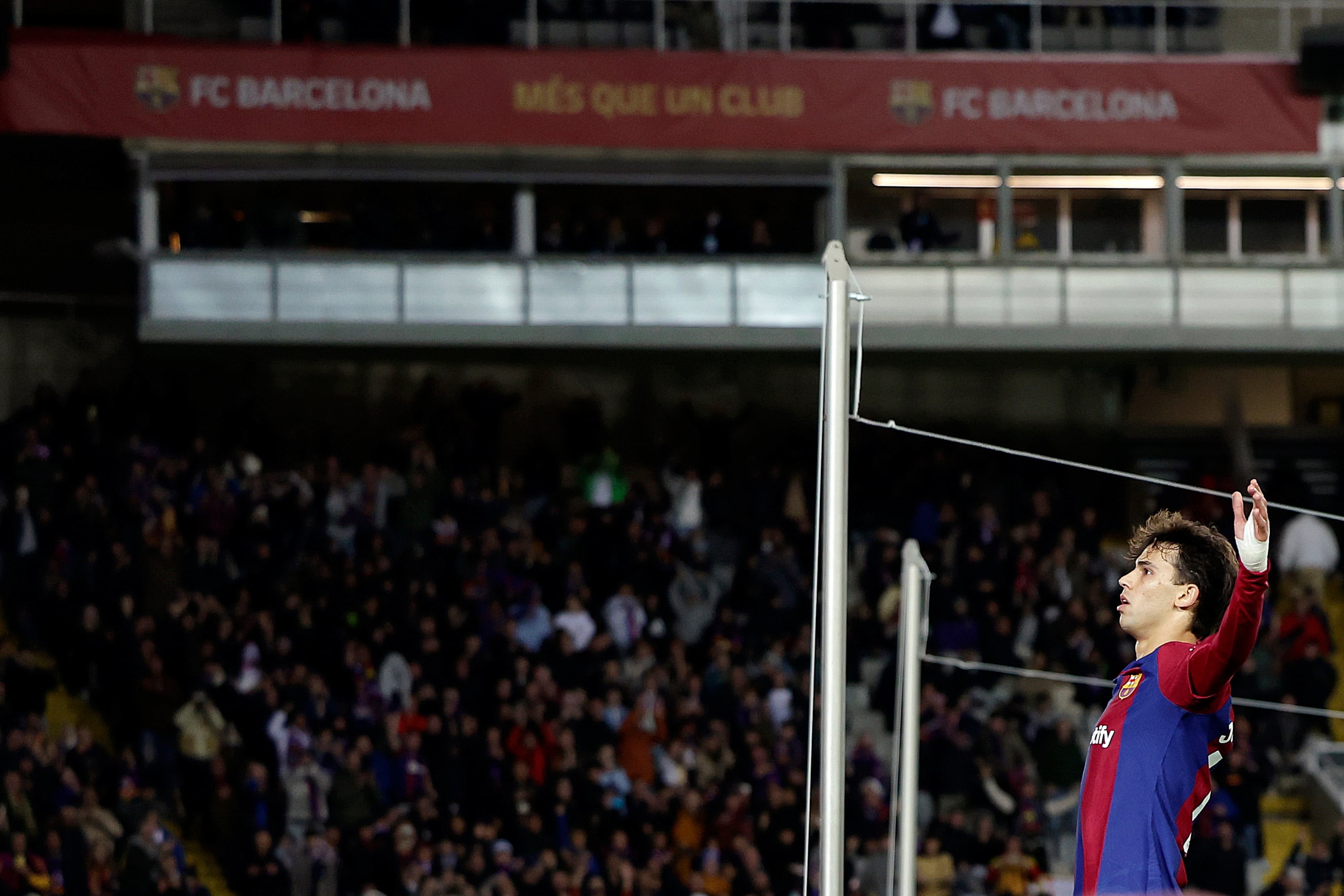 João Félix celebra el 1-0 del Barça contra el Atlético de Madrid en el Estadio Olímpico de Montjuic. (Photo by David S.Bustamante/Soccrates/Getty Images)