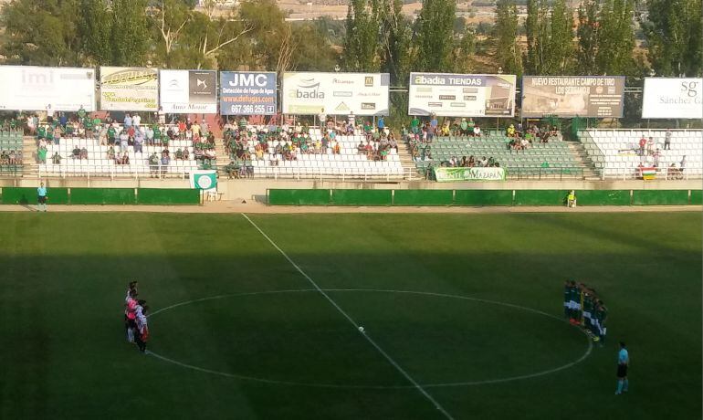 Logroñés y Toledo guardan un minuto de silencio antes del arranque del partido