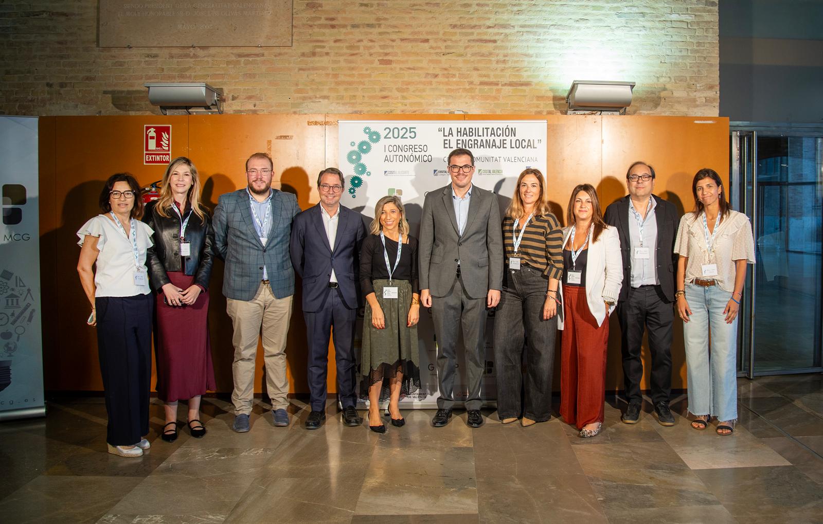 Autoridades con Junta de Gobierno de Cosital Valencia y su presidenta  en el Congreso Cosital CV