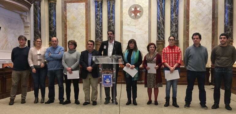 El alcalde, Eneko Goia y los portavoces de todos los partidos políticos han leído un manifiesto en el que se han comprometido a impulsar diversas iniciativas.