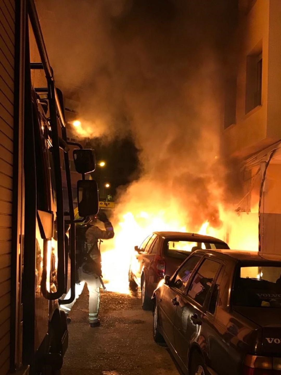 Zaragoza ha vivido esta madrugada la quema de 8 contenedores