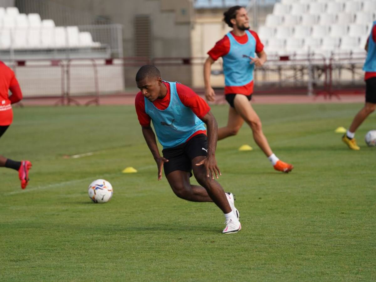 Akieme: "Me gusta la idea de fútbol del Almería"