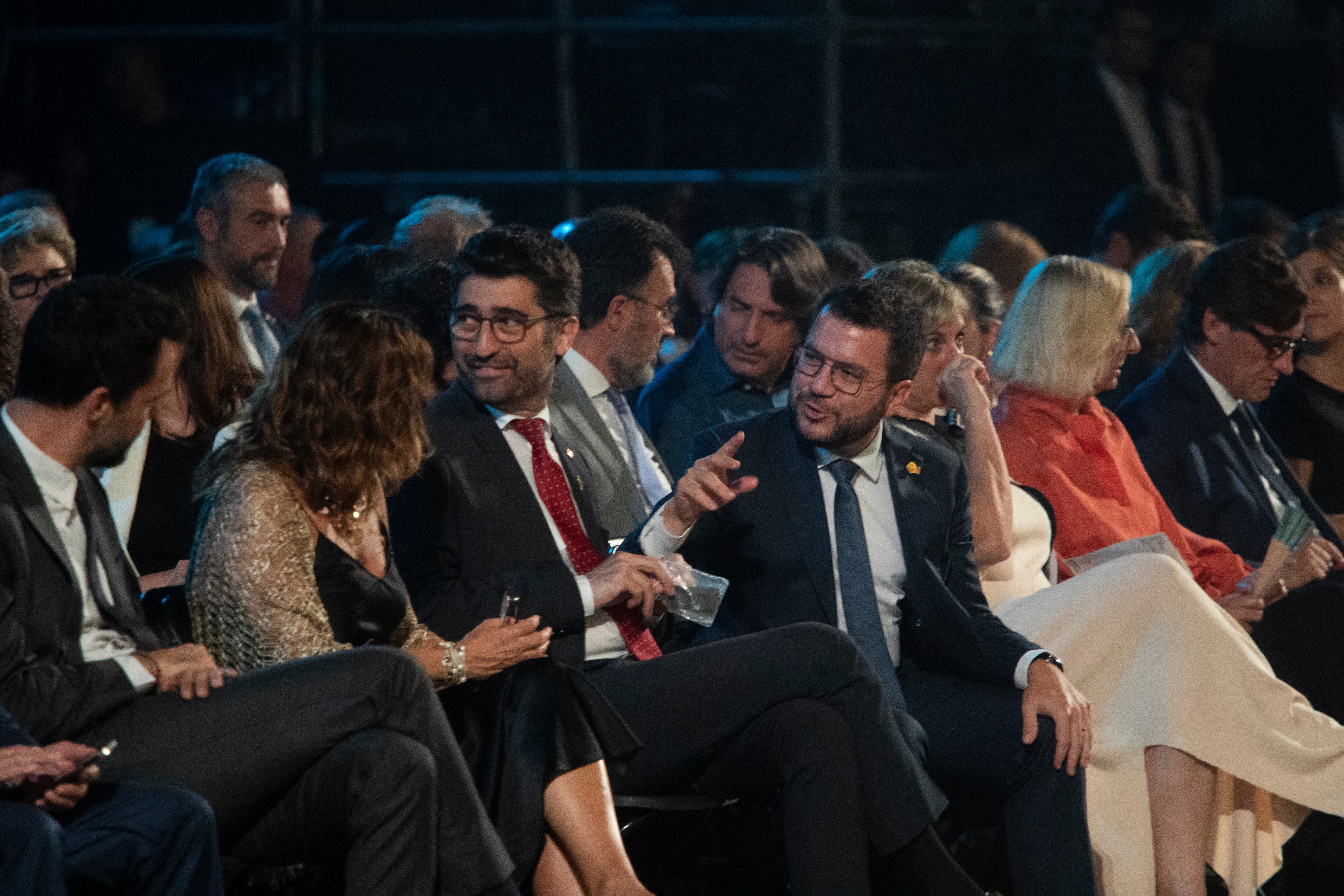 El president de la Generalitat, Pere Aragonès, ha convocat aquesta tarda al Palau de la Generalitat a Òmnium Cultural, l'ANC i l'AMI per compartir la visió sobre el moment actual del país i del procés d’independència i escoltar les propostes de les entitats