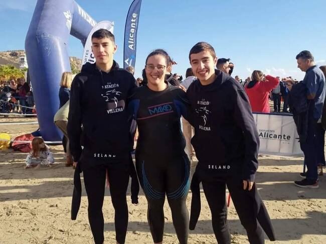 Nadadores del Club de Villena