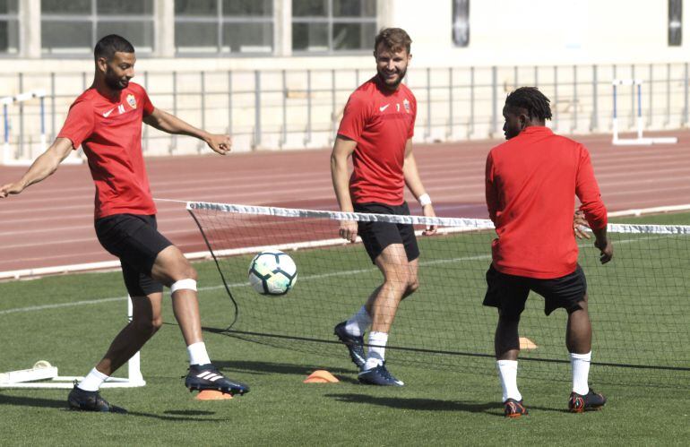 Joaquín y Motta son los líderes de la defensa.