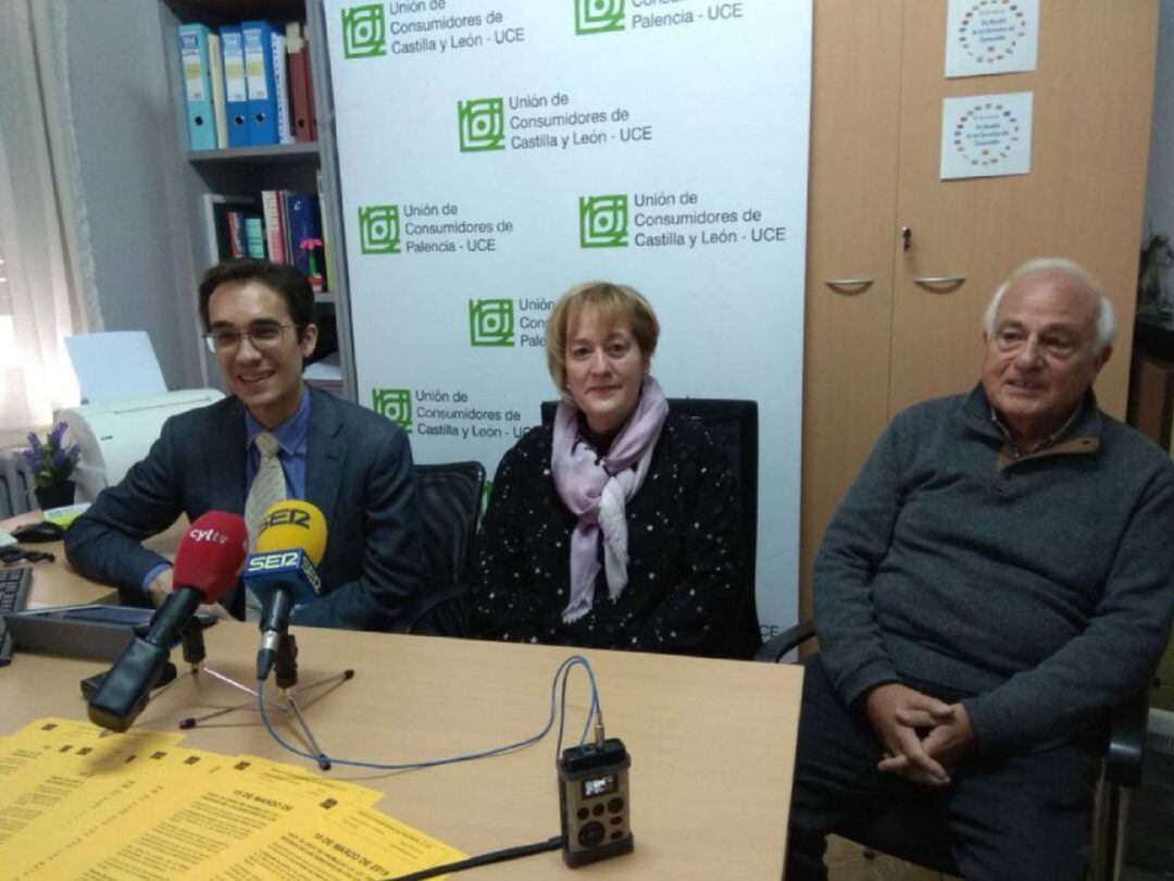 Imagen de archivo de los responsables de la Unión de Consumidores en Palencia