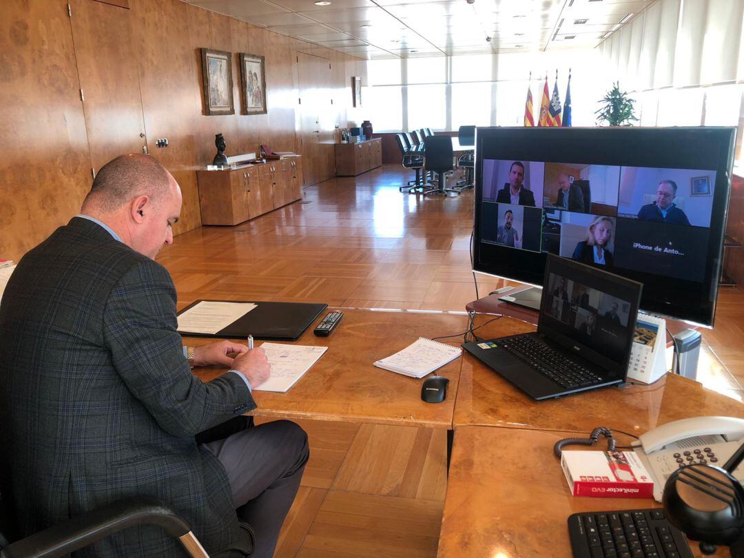 Reunión por videoconferencia