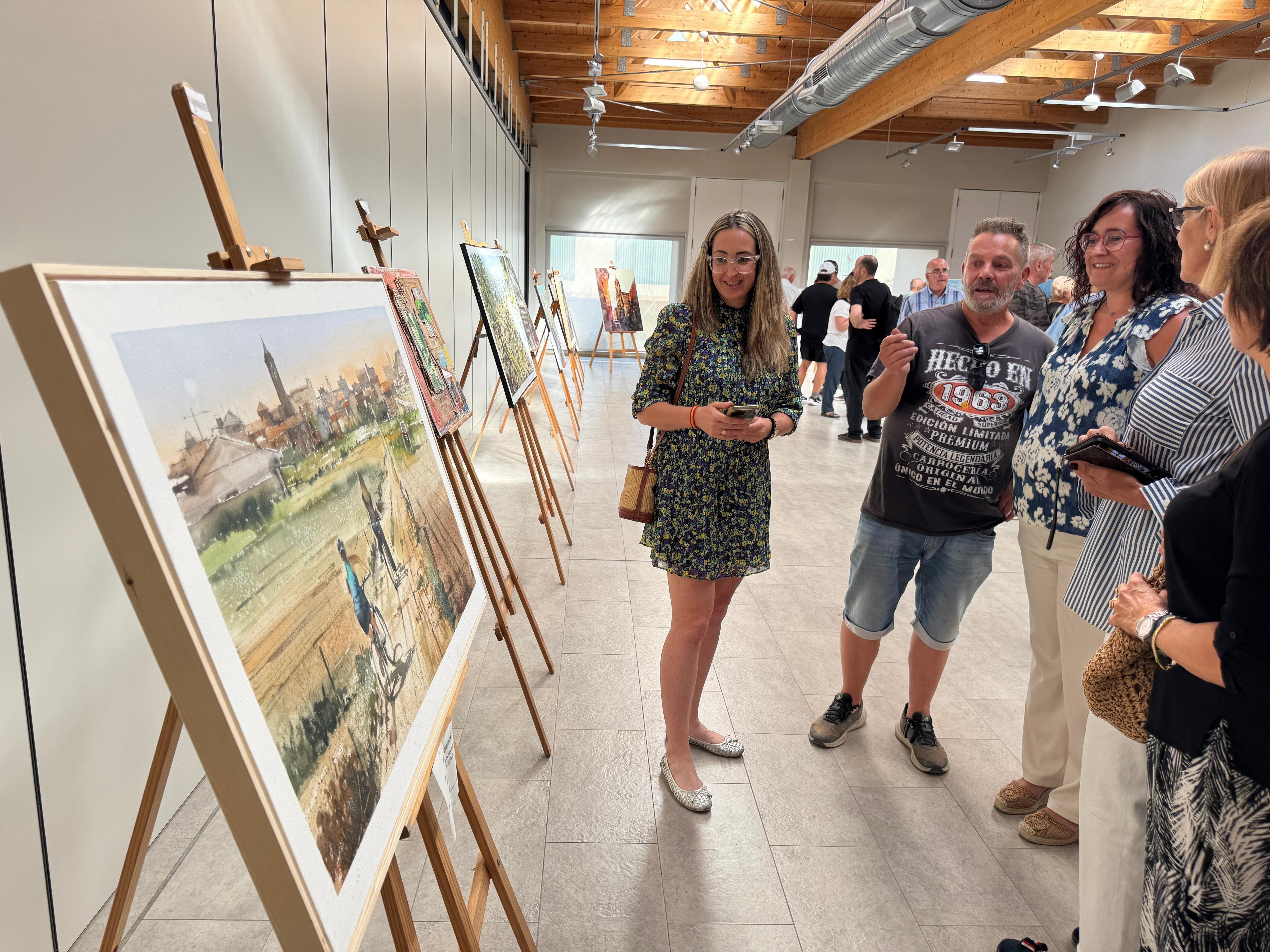 Abel Florido con Patricia Rivera y Beatriz Oliván. Foto: Ayto. de Binéfar
