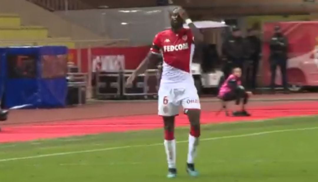 Tiemoué Bakayoko, en el momento de darse cuenta de su error