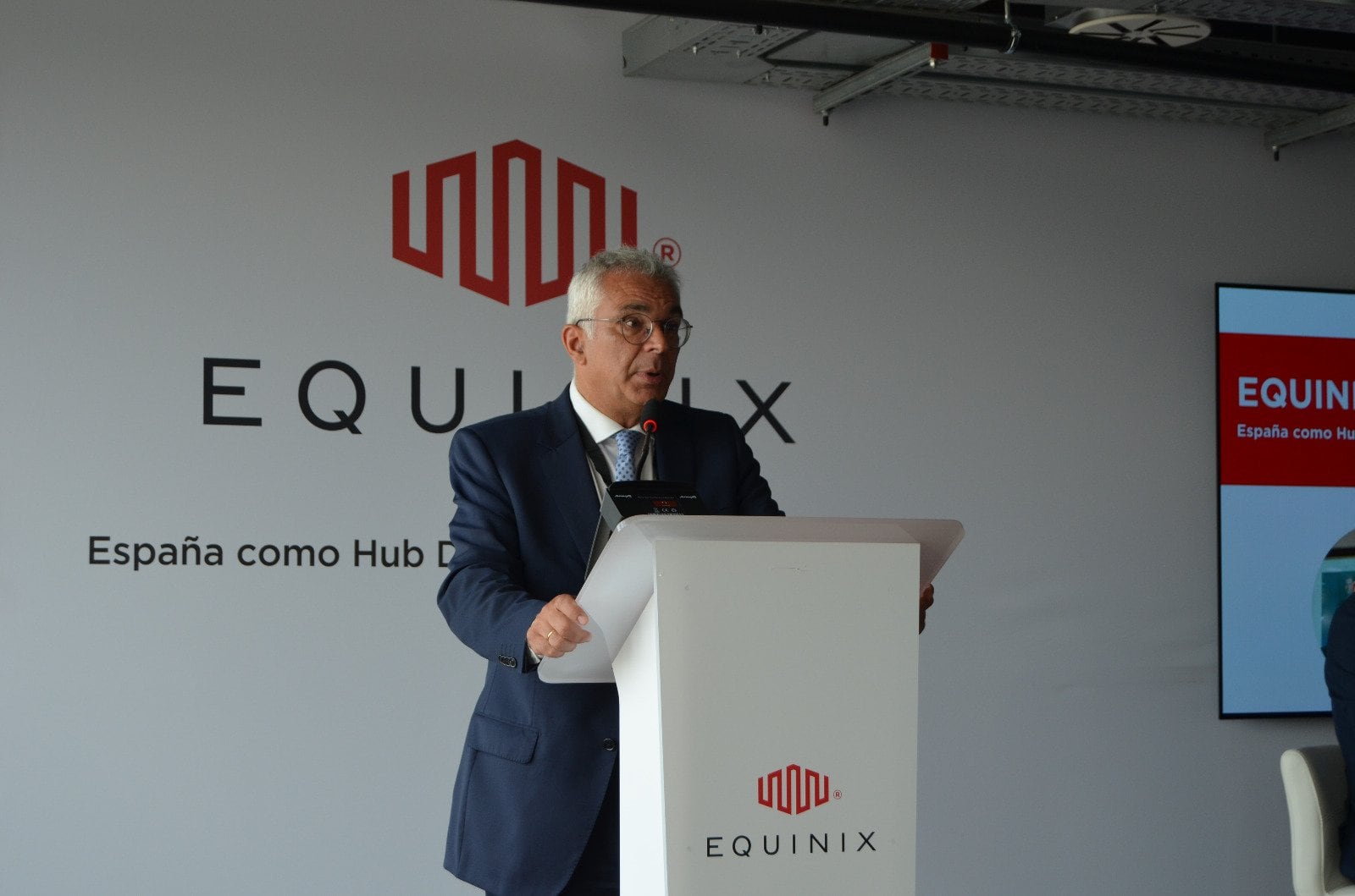 Carlos Izquierdo, consejero de Administración Local y Digitalización en la inauguración del data center MD6 en Alcobendas