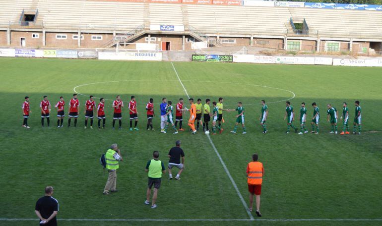 Inicio del partido de pretemporada del Real ávila frente al Pozuelo.